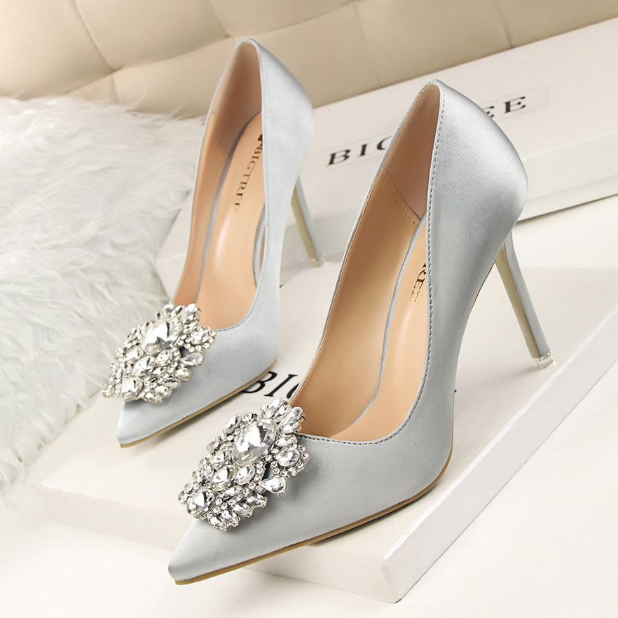 496308821